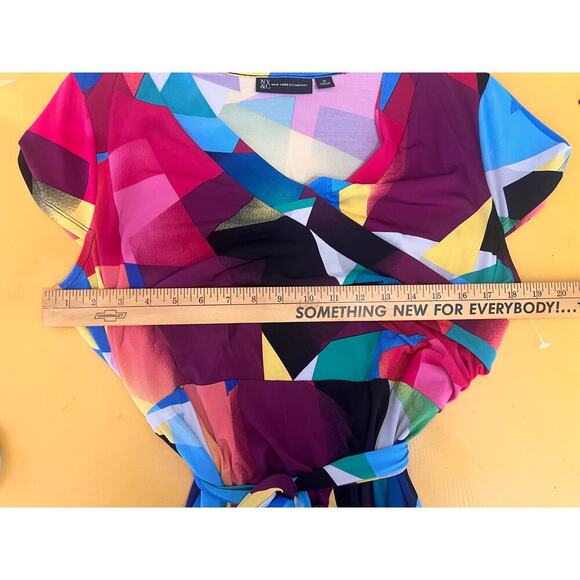 NY&C Geometric Print V-Neck Waist-Tie Maxi Dress NEW Size 1X - Picture 6 of 8